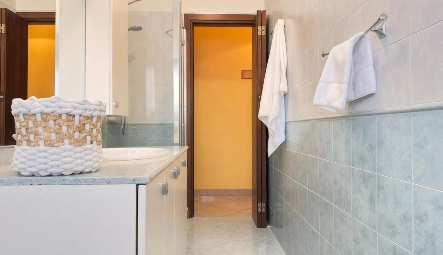 Homeby, Casa Cartesio Milano 0*,  Italia