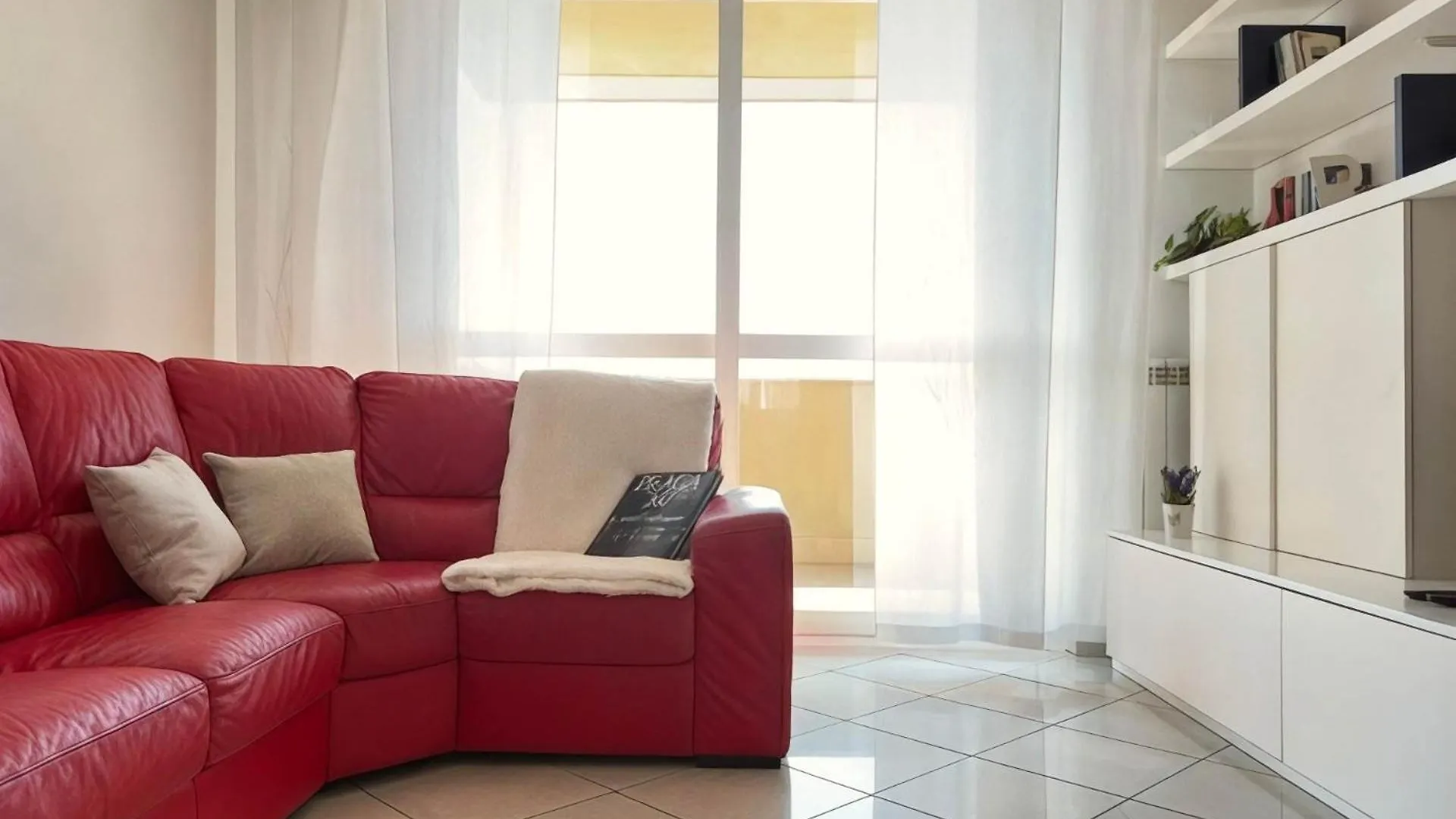 Homeby, Casa Cartesio Milano 0*,  Italia