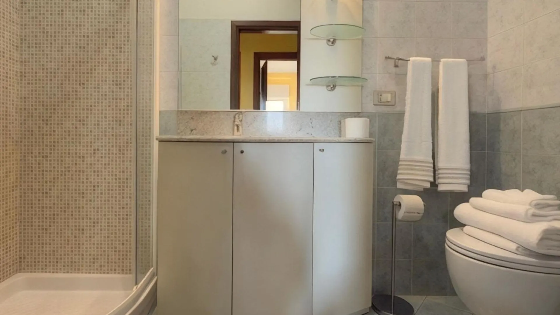 Apartment Homeby, Casa Cartesio Milan