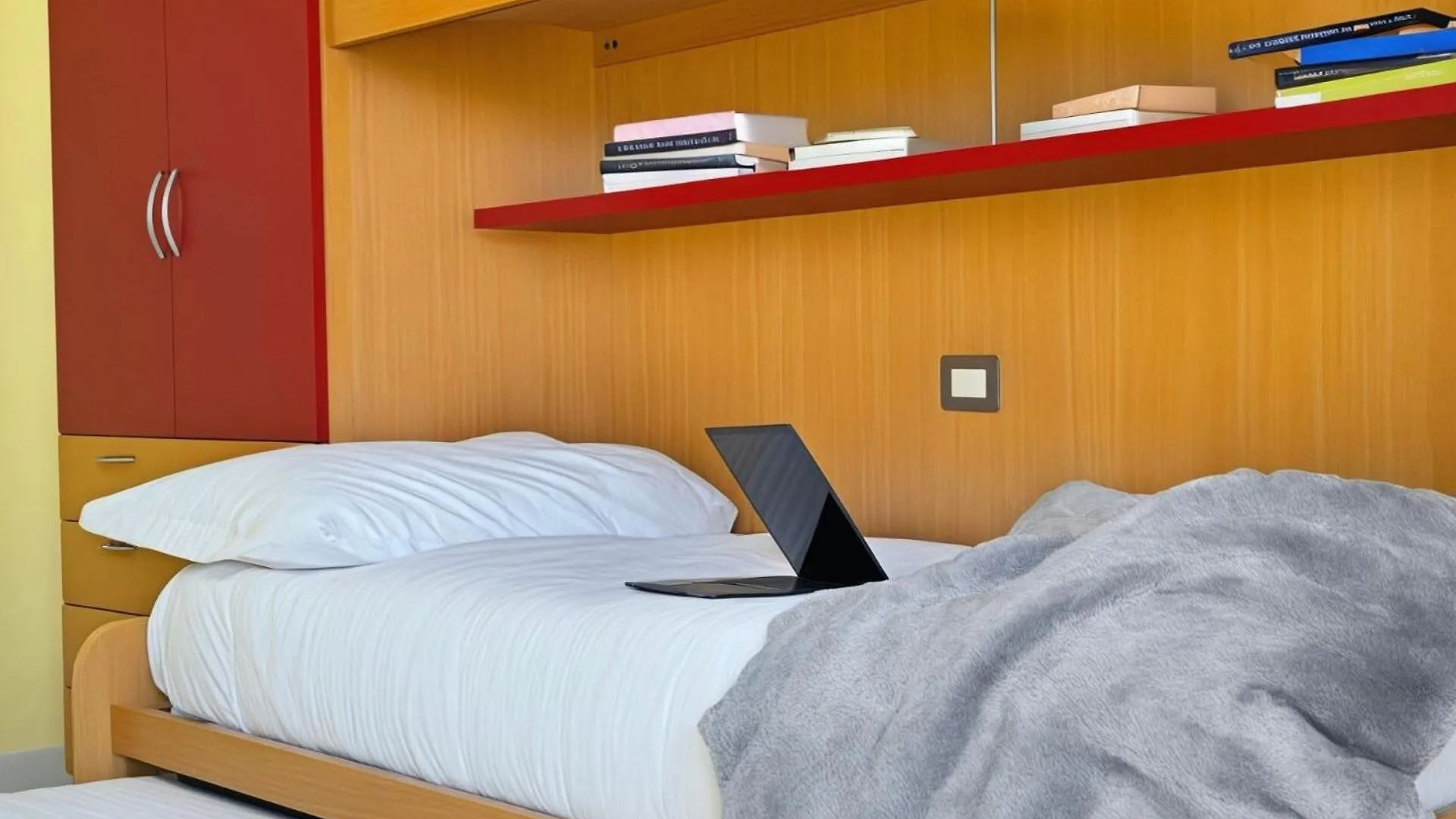 Apartment Homeby, Casa Cartesio Milan Italy