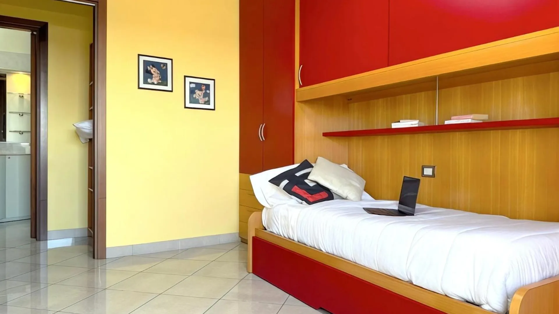 Apartment Homeby, Casa Cartesio Milan Italy